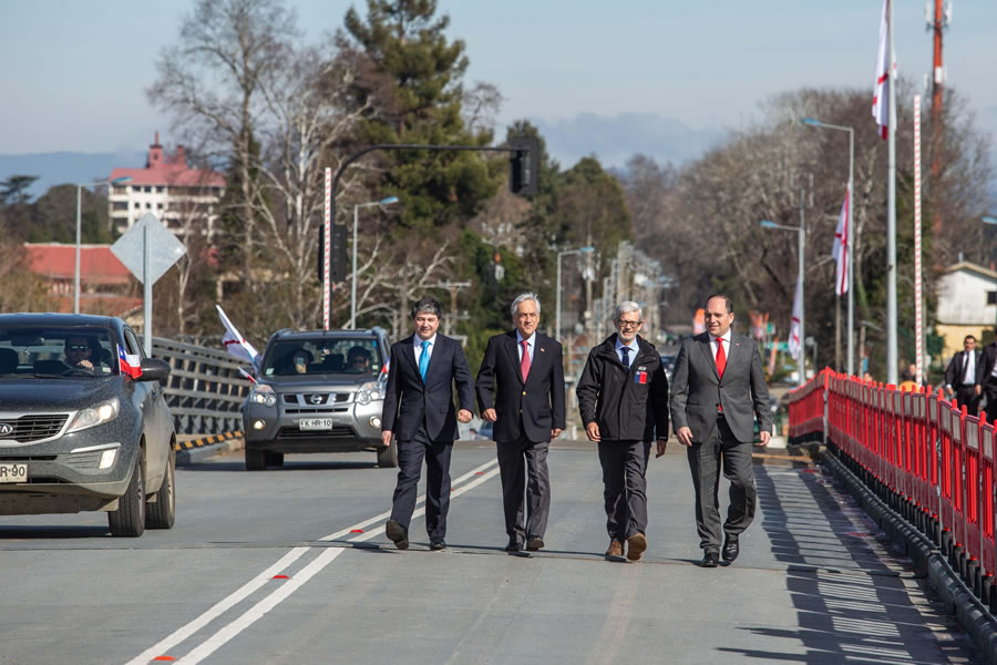 pinera-apetura-puente-cau-cau (2)